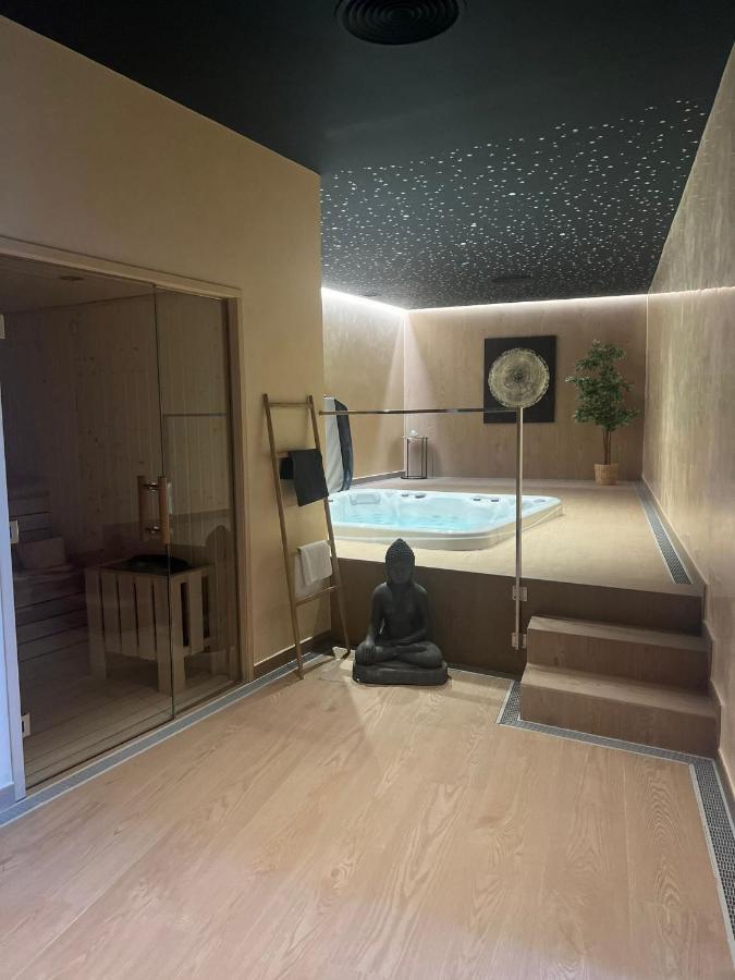 Pure South Residence Манилва Экстерьер фото