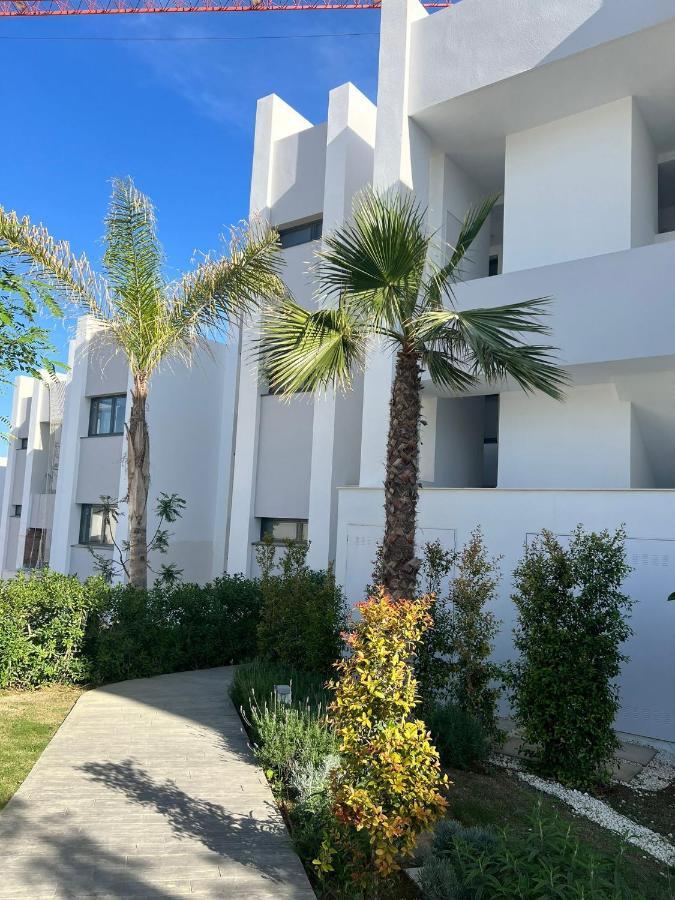 Pure South Residence Манилва Экстерьер фото