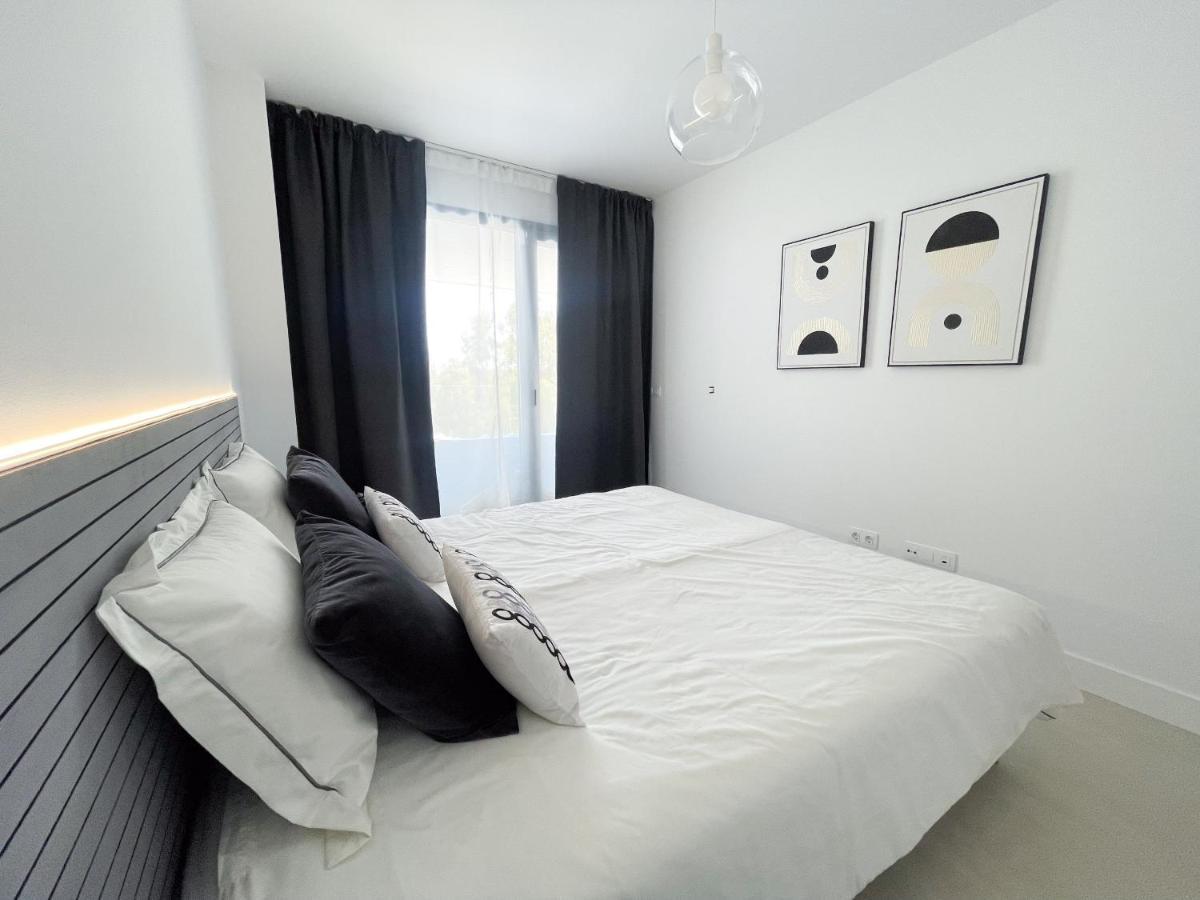 Pure South Residence Манилва Экстерьер фото